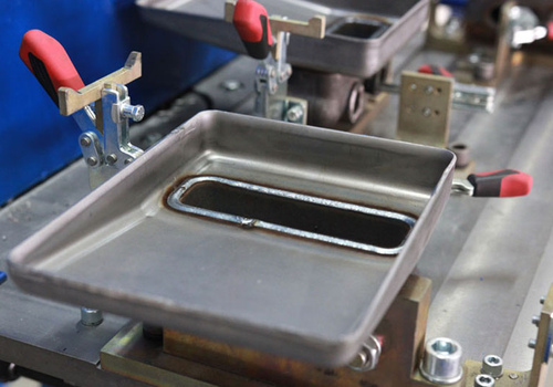 Robotic Welding Oil Collector