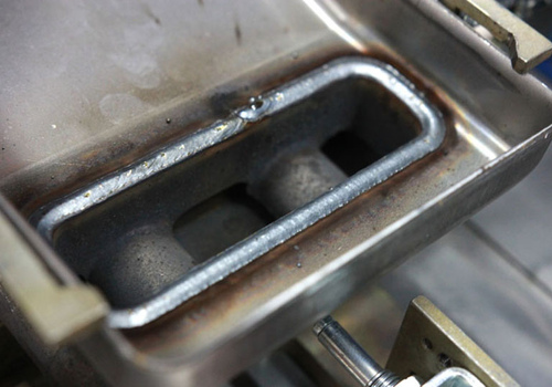 Robotic Welding Oil Collector