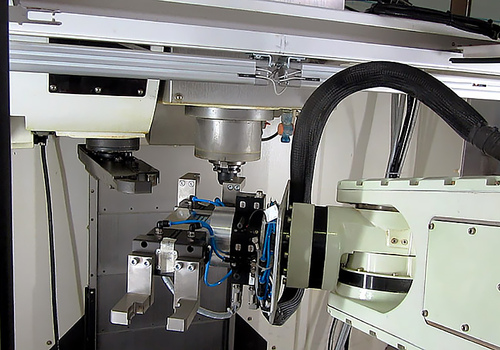 Robotic Loading/Unloading Machining Centre