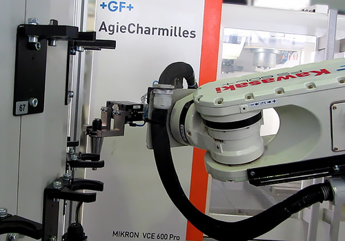 Robotic Loading/Unloading Machining Centre